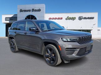 Used 2023 Jeep Grand Cherokee Altitude AWD/4WD video 1