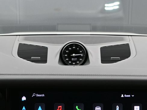 Certified 2025 Porsche Cayenne E-Hybrid AWD/4WD image 25