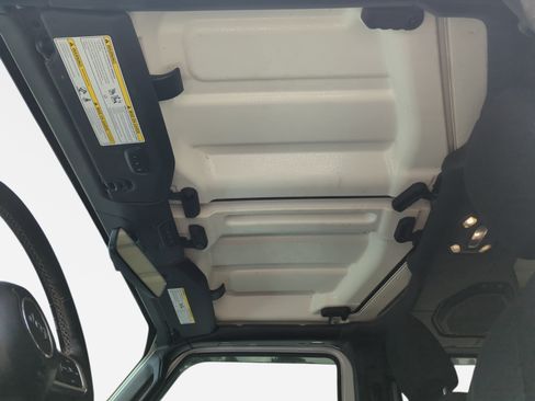 Used 2021 Jeep Wrangler Unlimited Sahara AWD/4WD image 28