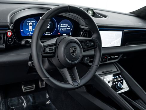 Certified 2025 Porsche Macan Turbo Electric AWD/4WD image 13