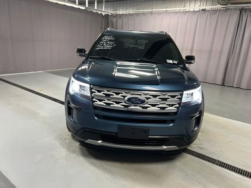 Used 2018 Ford Explorer XLT w/ Equipment Group 202A image 2