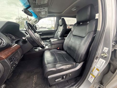 Used 2014 Toyota Tundra Limited w/ Limited Premium Package image 10