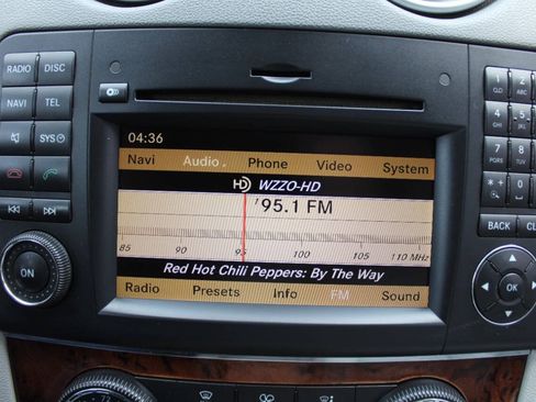 Used 2010 Mercedes-Benz ML 350 BlueTEC 4MATIC image 11