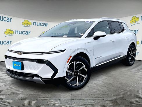 Used 2025 Chevrolet Equinox EV LT image 3