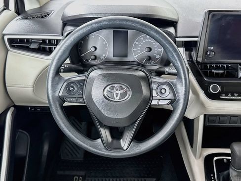 Certified 2025 Toyota Corolla Cross L AWD/4WD image 4