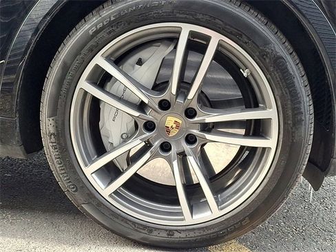 Used 2022 Porsche Cayenne Turbo image 14