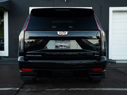 Used 2022 Cadillac Escalade ESV Sport Platinum AWD/4WD image 5