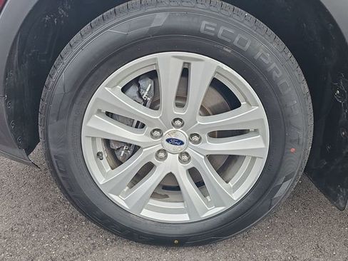 Used 2018 Ford Explorer XLT w/ Equipment Group 202A image 32