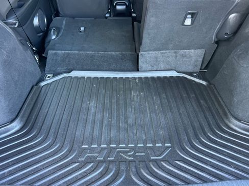 Used 2018 Honda HR-V EX image 32