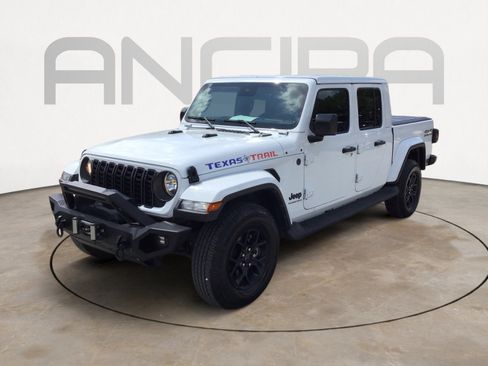 Used 2024 Jeep Gladiator Mojave AWD/4WD image 5