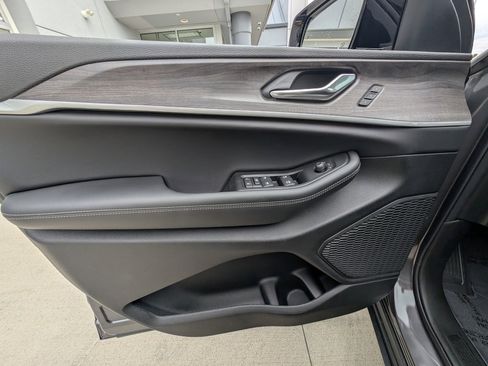 New 2025 Jeep Grand Cherokee Limited w/ Black Appearance Package image 37