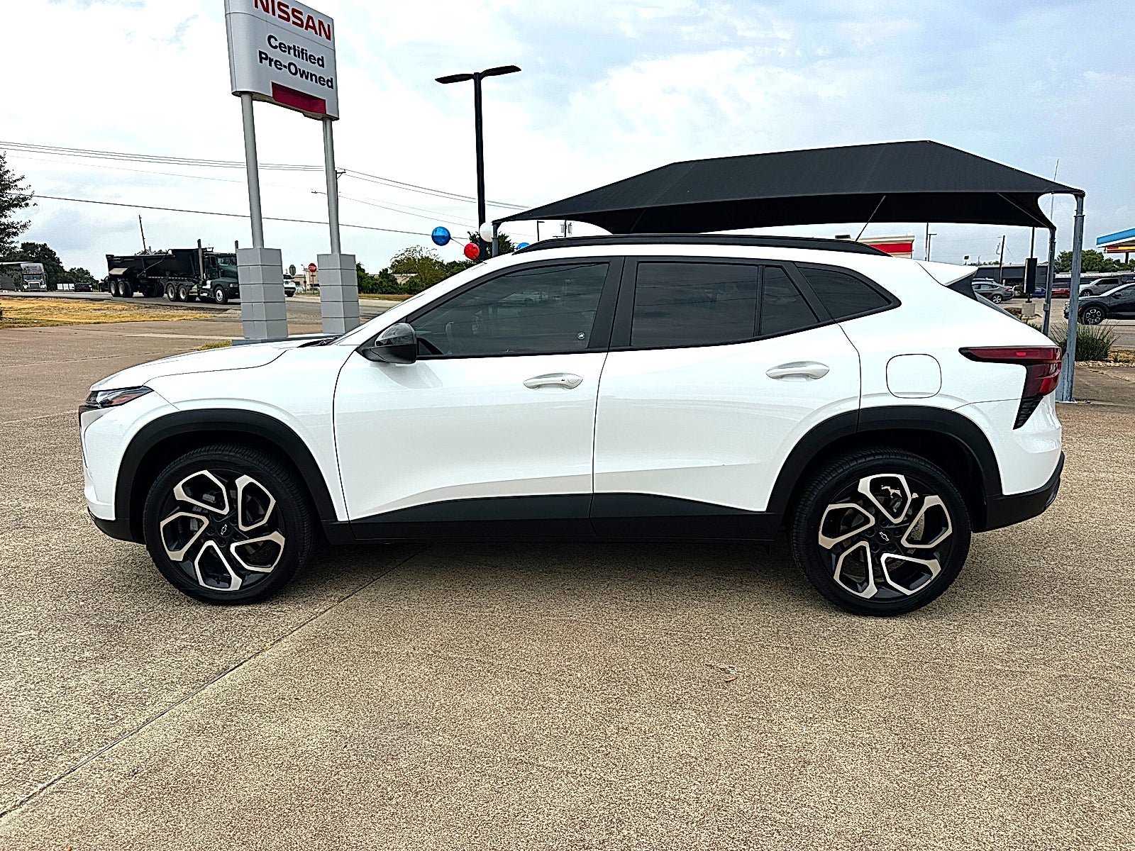 Used 2025 Chevrolet Trax RS w/ Driver Confidence Package FWD image 5