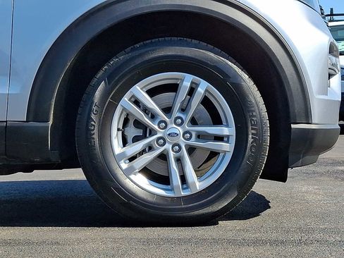 Certified 2022 Ford Explorer XLT w/ Equipment Group 202A image 8