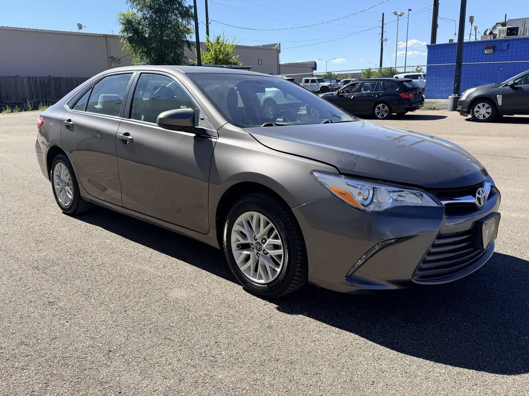 Used 2016 Toyota Camry LE FWD image 4