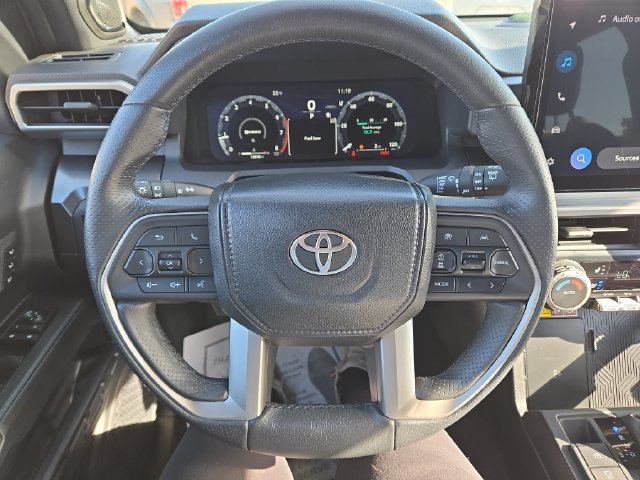 Used 2025 Toyota 4Runner TRD Off-Road Premium AWD/4WD image 18