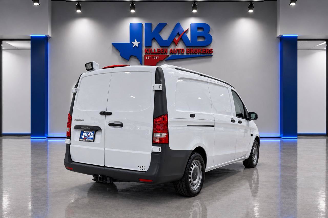 Used 2018 Mercedes-Benz Metris image 3