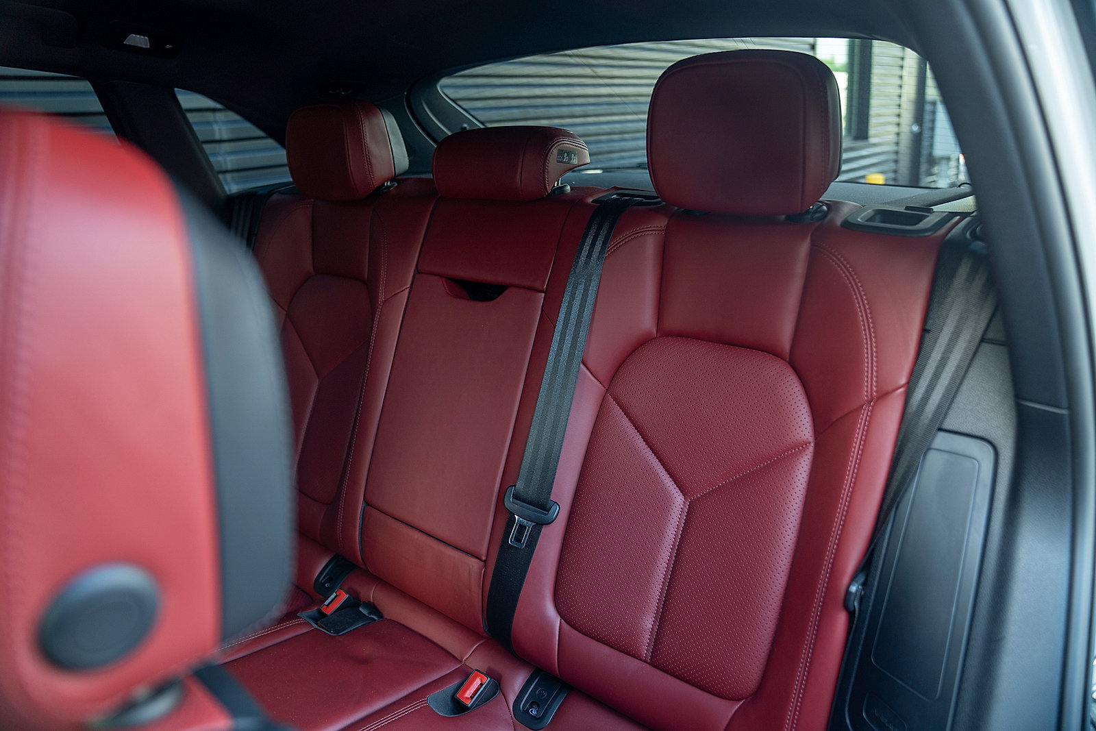 Certified 2023 Porsche Macan AWD/4WD image 20