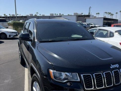 Used 2021 Jeep Grand Cherokee Laredo AWD/4WD image 1