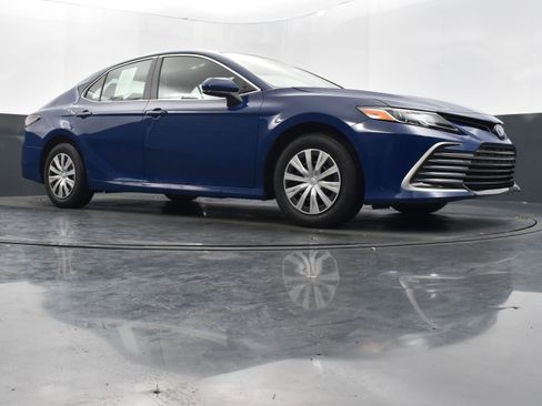Used 2023 Toyota Camry LE image 41