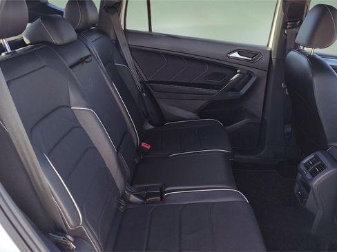 Used 2022 Volkswagen Tiguan SEL R-Line image 14