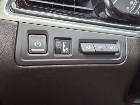 Certified 2023 Cadillac XT6 Premium Luxury w/ Platinum Package image 23