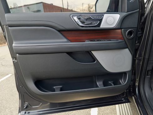 Used 2023 Lincoln Navigator L Reserve AWD/4WD image 15