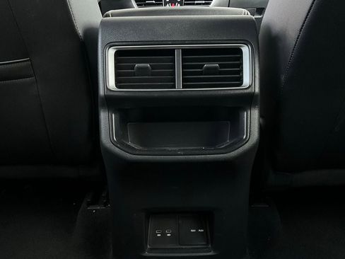 Used 2025 Volkswagen Atlas Cross Sport SE image 13