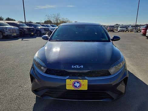 Used 2022 Kia Forte FE image 8