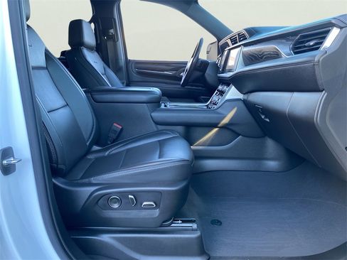 Used 2021 GMC Yukon Denali w/ Denali Premium Package image 21