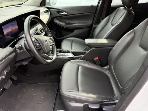 Used 2024 Buick Encore GX Sport Touring FWD image 23