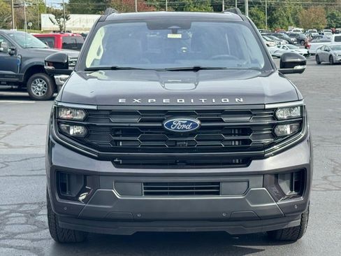 New 2025 Ford Expedition Active image 18