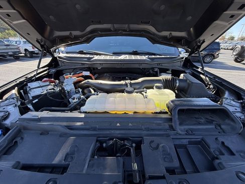 Certified 2024 Ford F150 Lariat w/ FX4 Off-Road Package image 31