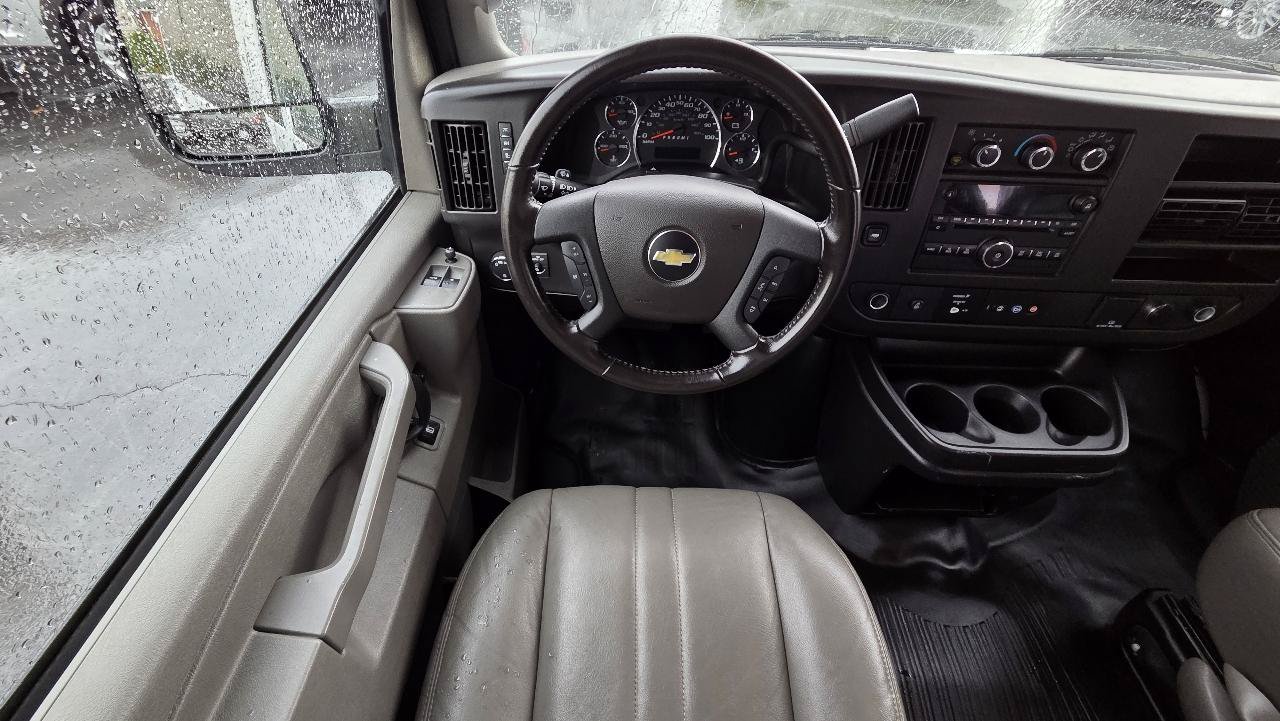 Used 2020 Chevrolet Express 3500 LS RWD image 17