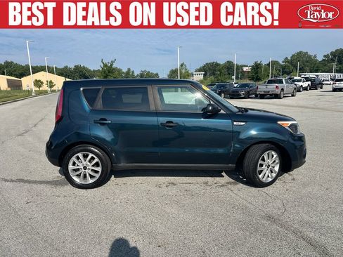 Used 2017 Kia Soul + FWD image 2