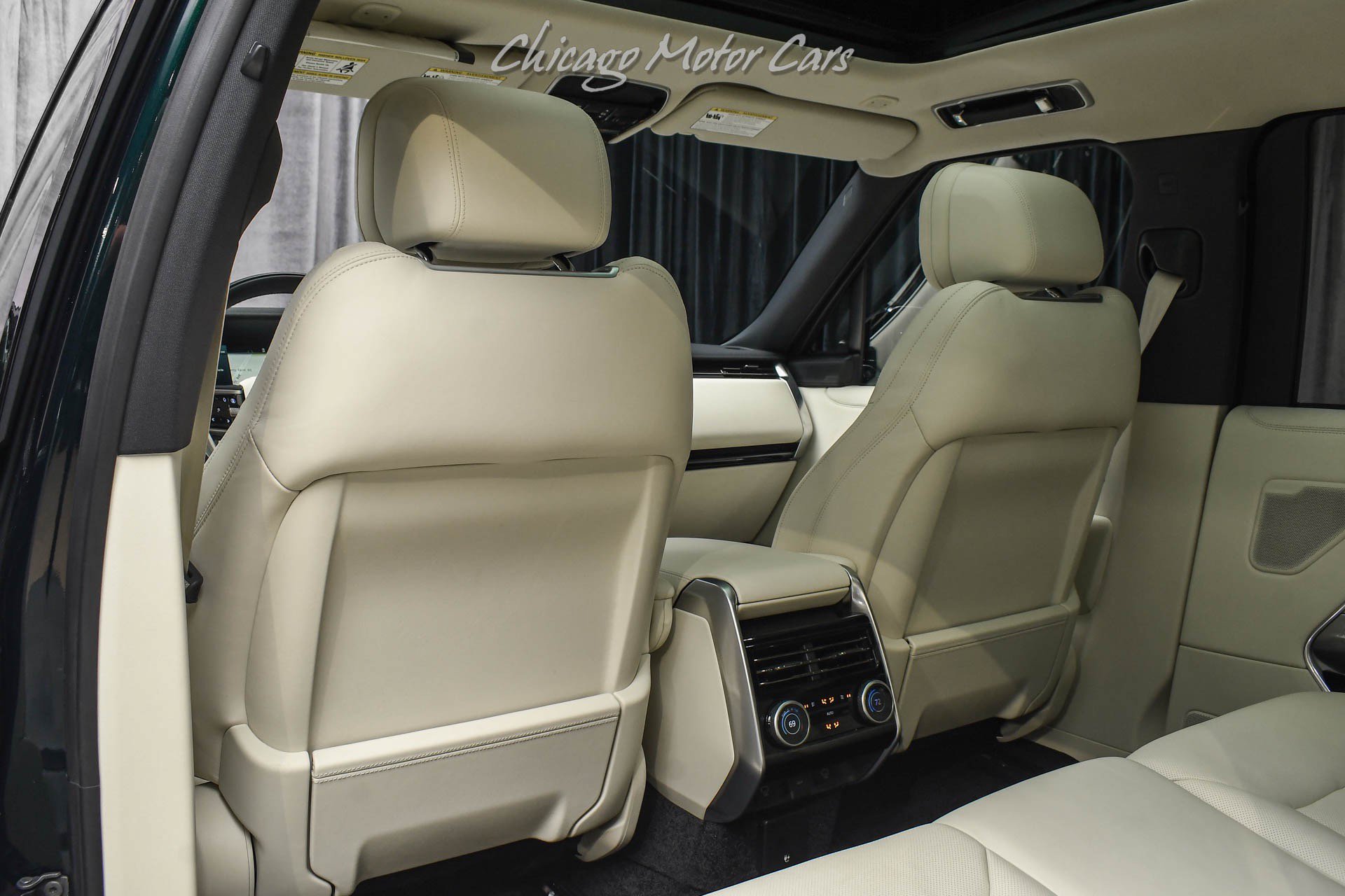 Used 2025 Land Rover Range Rover Long Wheelbase SE AWD/4WD image 29