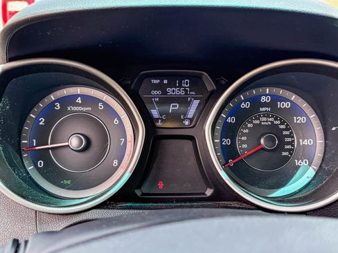 Used 2011 Hyundai Elantra Limited w/ Premium Pkg 5 FWD image 23