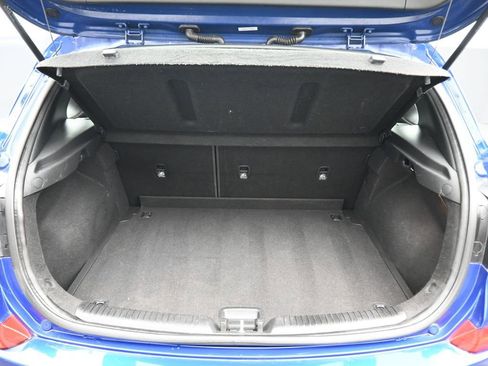 Used 2018 Hyundai Elantra GT image 40