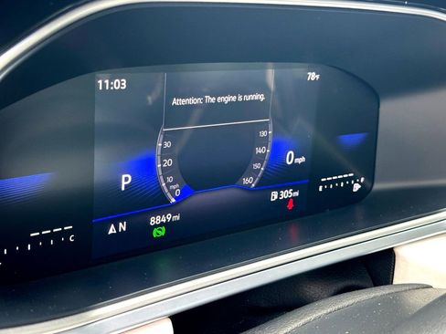 Certified 2025 Volkswagen Taos SE FWD image 14