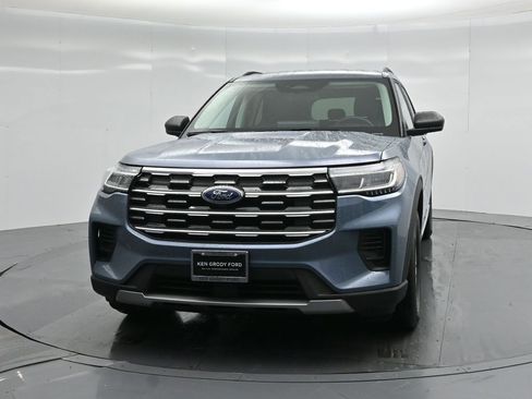 Used 2025 Ford Explorer Active image 52