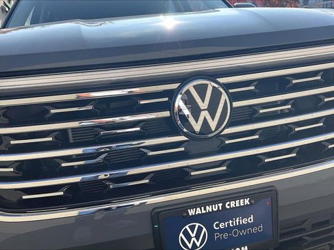 Certified 2025 Volkswagen Atlas SEL image 30