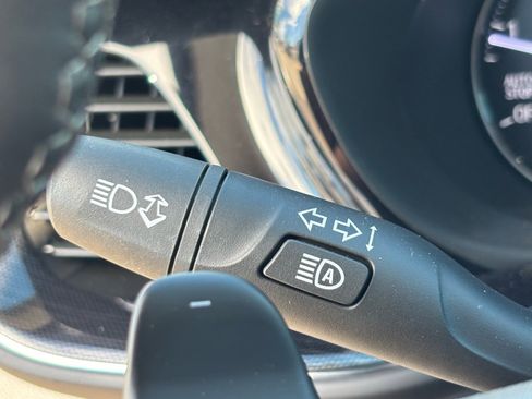 Used 2023 Buick Envision Essence image 17