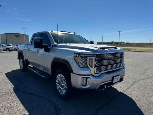 Used 2020 GMC Sierra 3500 Denali w/ Denali Ultimate Package image 3