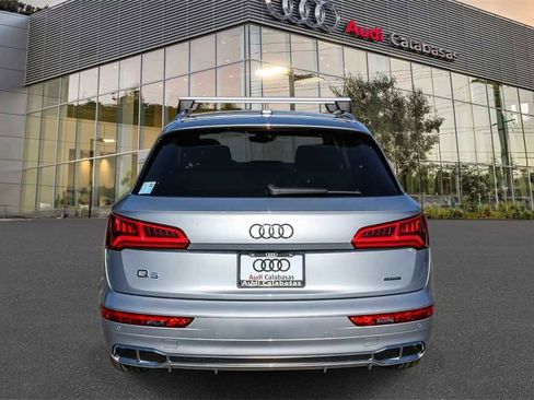 Used 2020 Audi Q5 e Prestige w/ Prestige Package image 3