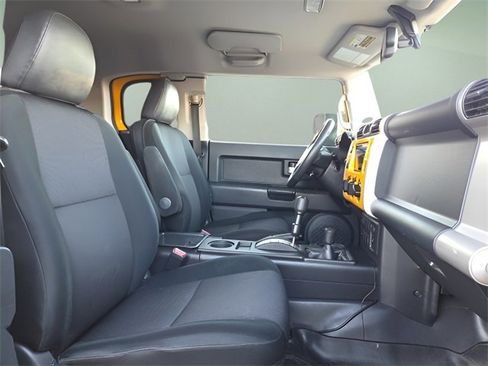 Used 2010 Toyota FJ Cruiser 4WD image 14