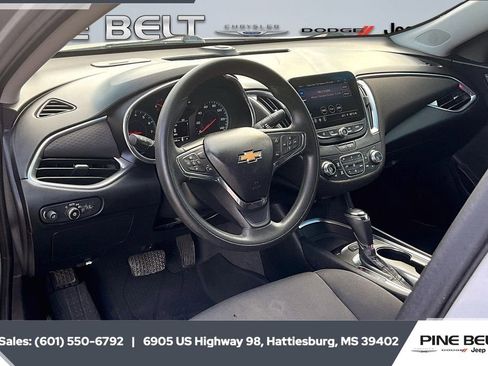 Used 2020 Chevrolet Malibu LT image 12