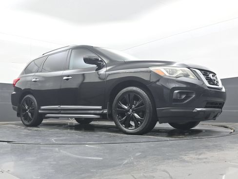 Used 2017 Nissan Pathfinder Platinum w/ Midnight Edition Package FWD image 24