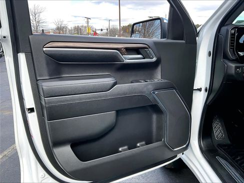 Used 2023 Chevrolet Silverado 1500 LT image 9