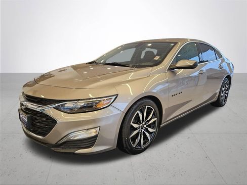 Used 2022 Chevrolet Malibu RS FWD image 2