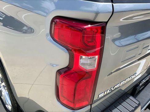 Used 2023 Chevrolet Silverado 1500 High Country w/ High Country Premium Package AWD/4WD image 28