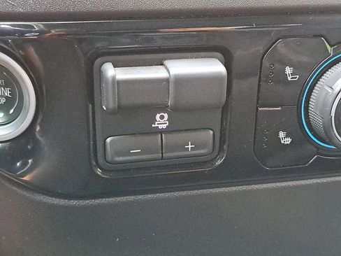 Used 2025 Chevrolet Silverado 1500 LT image 16